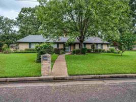 1607 Willowview St.