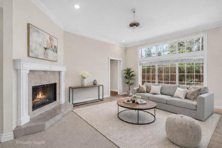 300 Tealwood Dr.