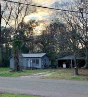 1919 Lakeshore Dr