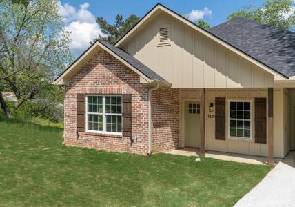 1124 Hackberry Road