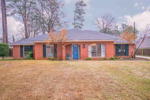 1702 Leisure Ln