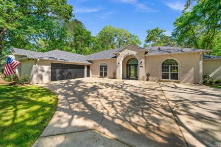1804 W Lake Dr.