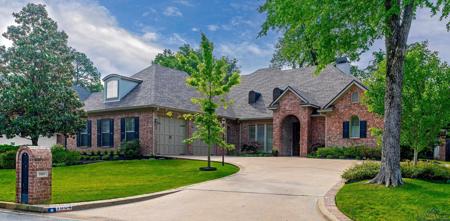 1004 RIVERWOOD DRIVE