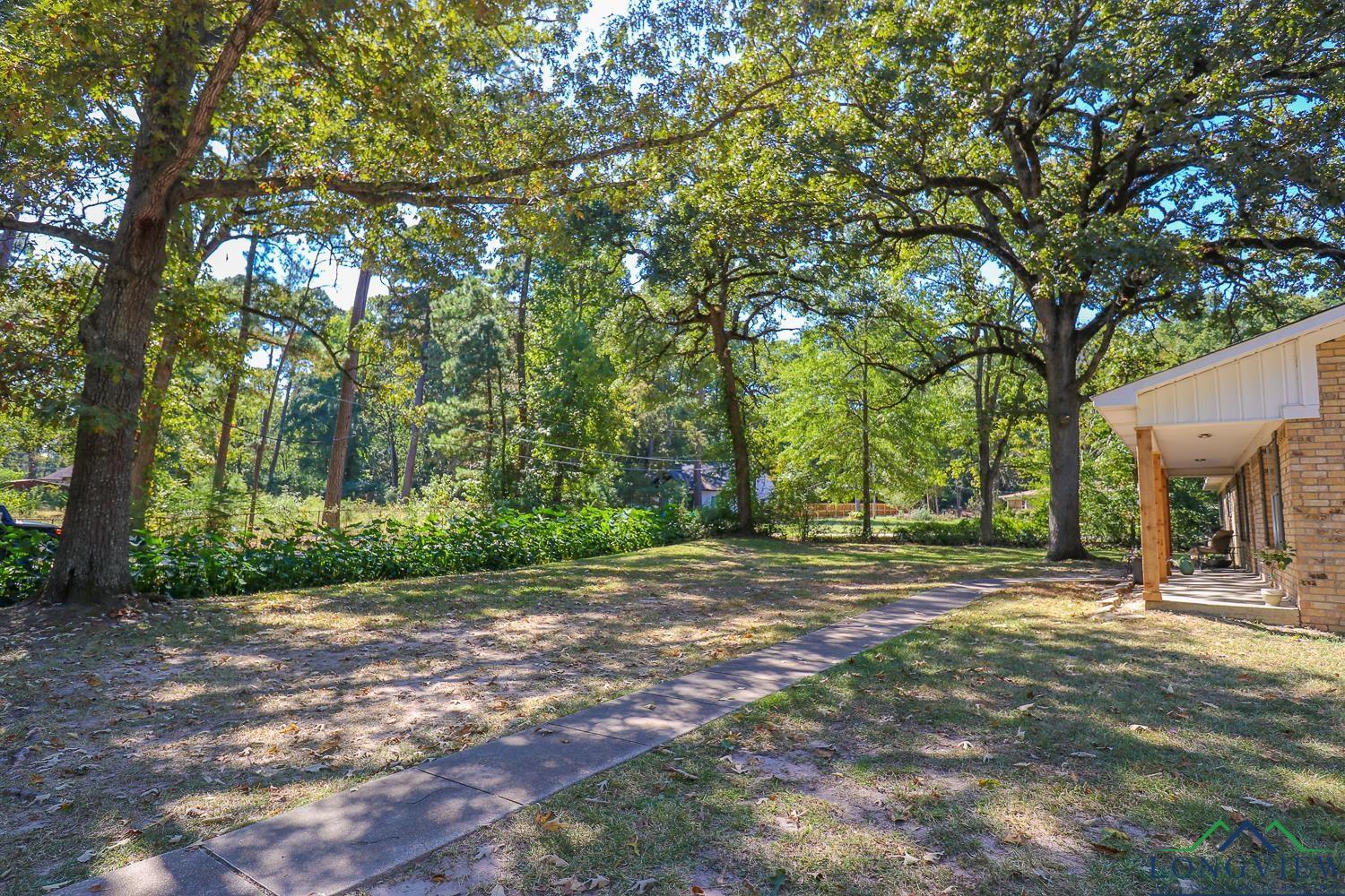 Image 3: View of yard, Yard