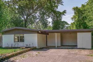 206 Drake Blvd