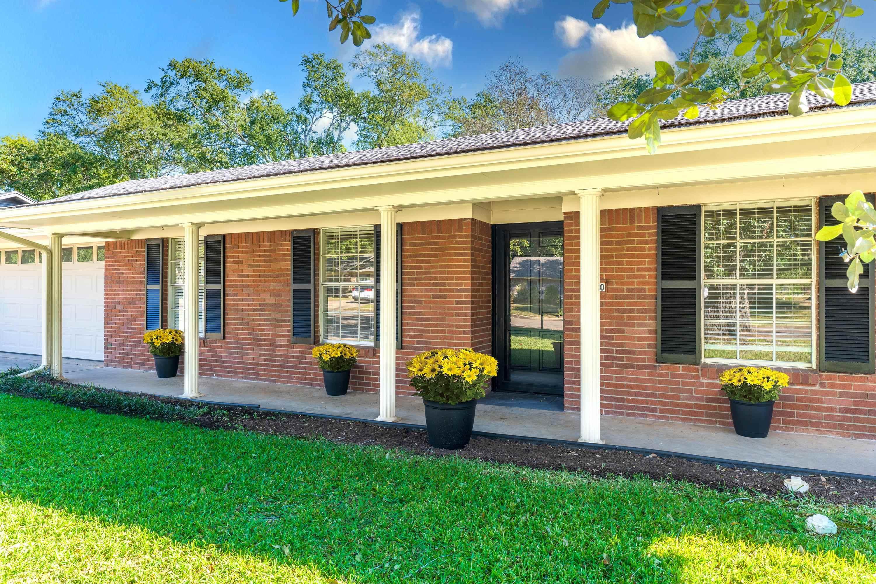 Image 1: Front Of Structure