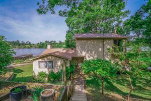 3053 E LAKE DRIVE