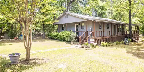121 Dogwood Ave