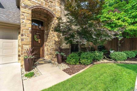 1005 Chateau Ct.