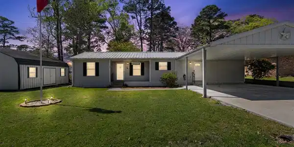 592 Shadywood