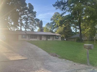 4116 Lakeshore Dr