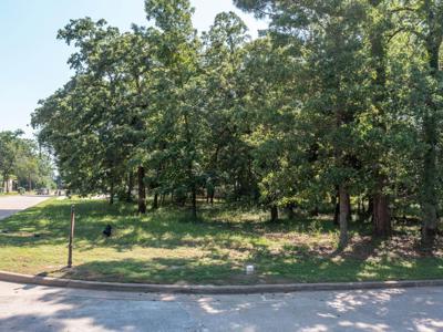160 E Eagles Bluff Blvd