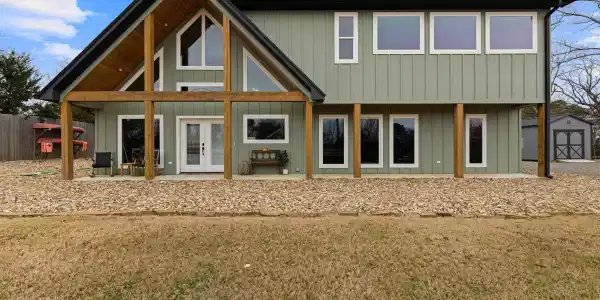 449 Lakeview Circle