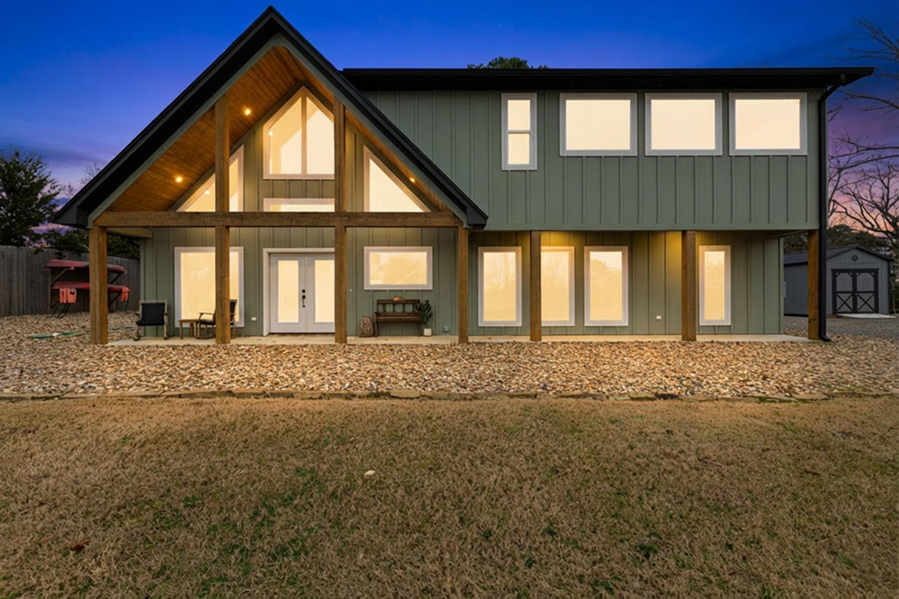 Image 2: Twilight view