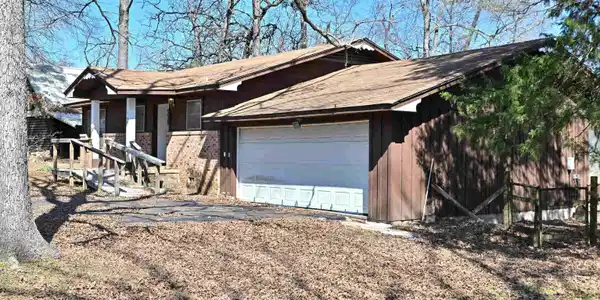 569 Kingston Rd