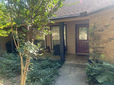 408 Shadowood Drive