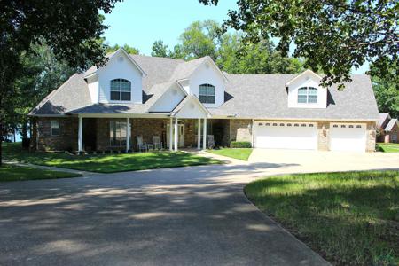 1913 E Lake