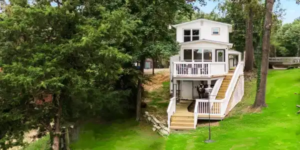 813A Lakeview Dr