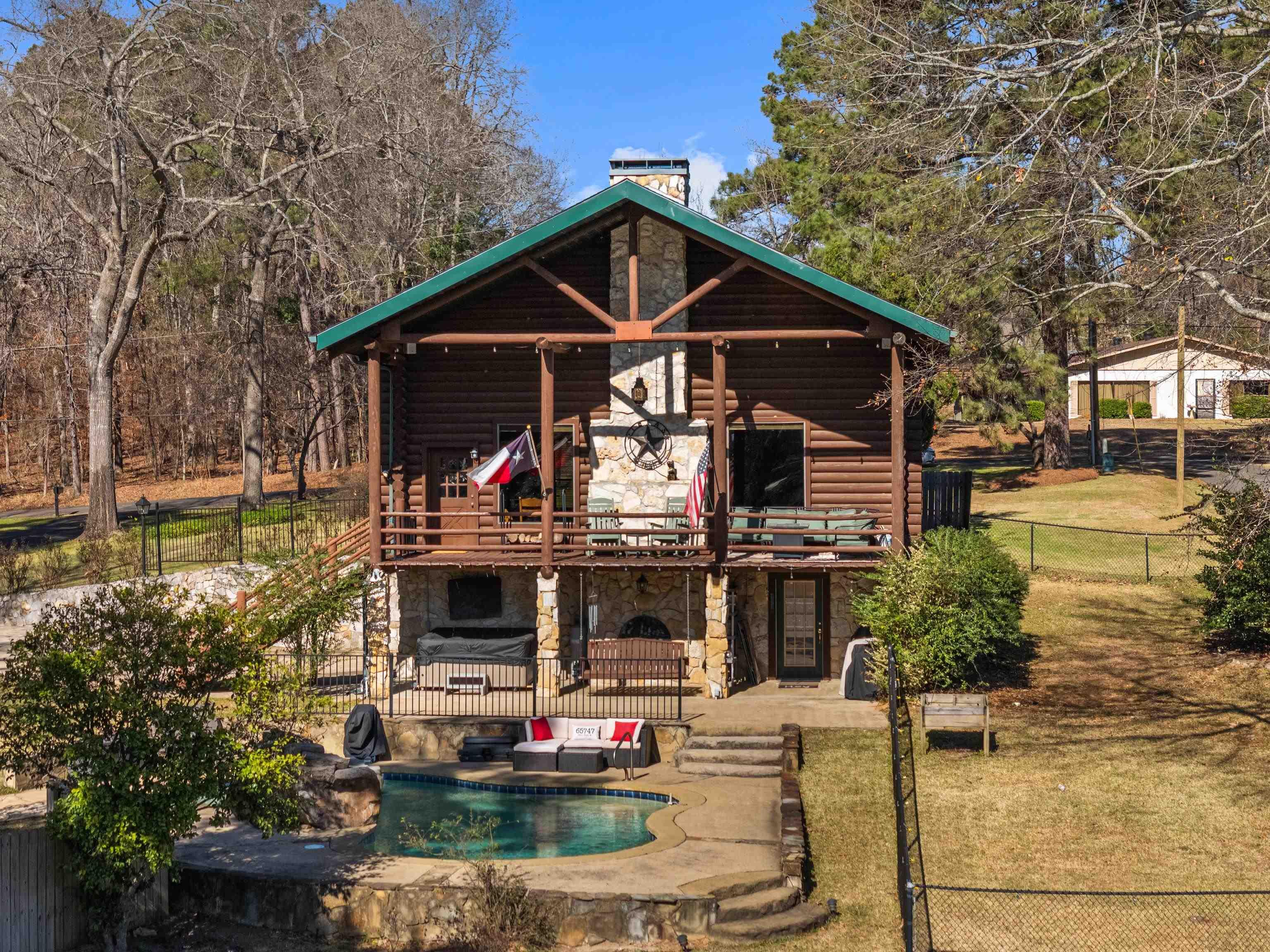 Image 3: Back view of House
