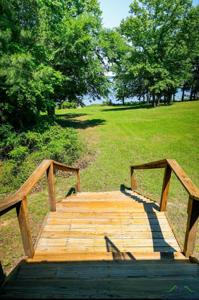 1085 Private Road 5860