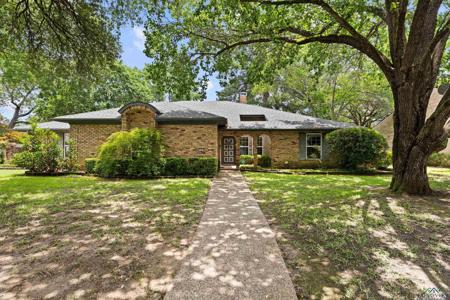 4 BRIAR LN.