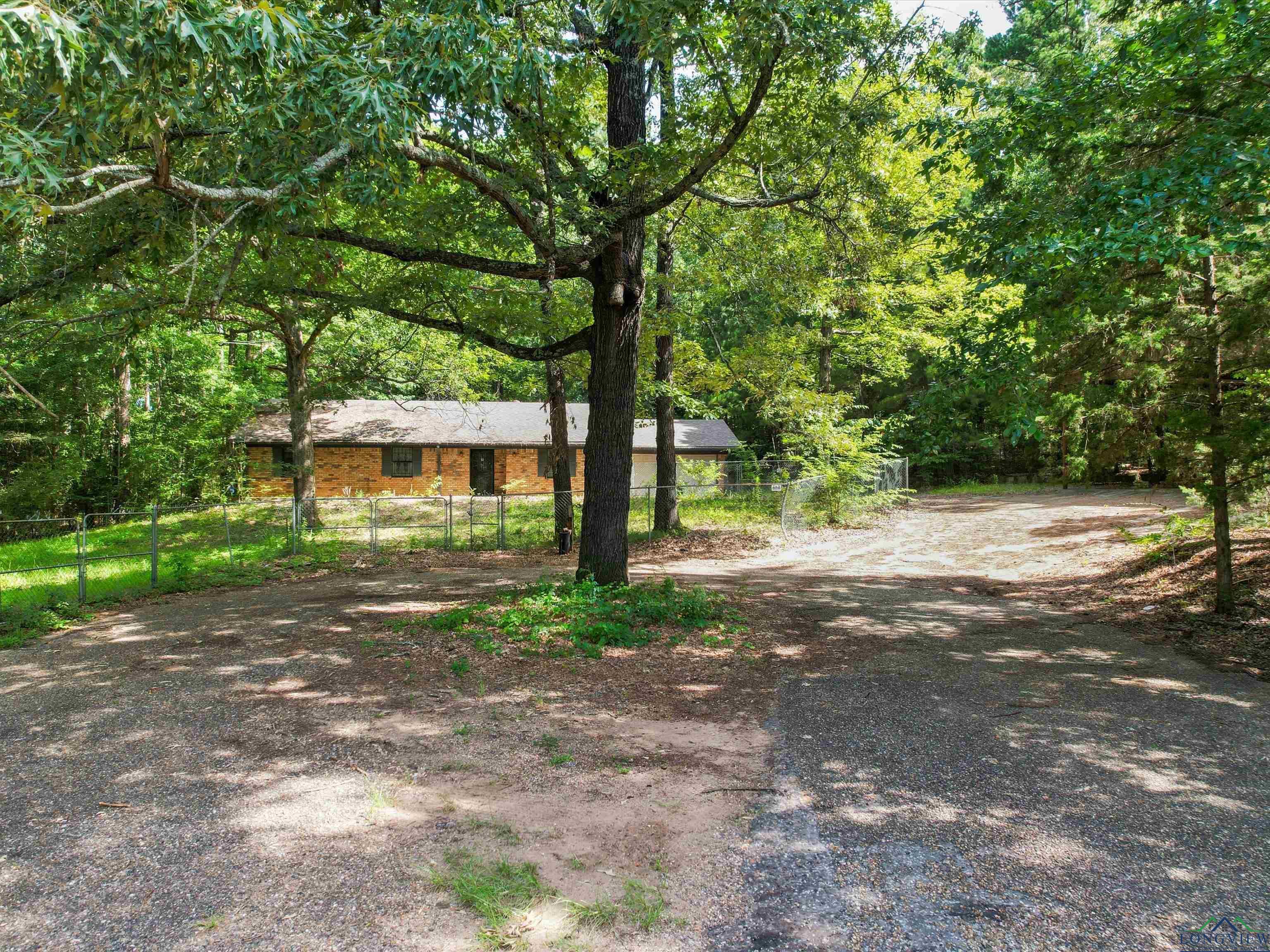 Image 3: View of yard, Yard