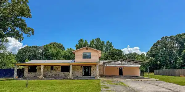 111 Cleere Woods