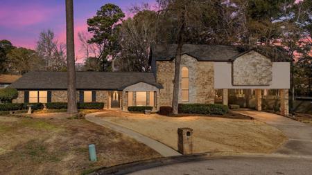 26 Ramblewood Dr.