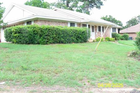 2216 Pinecrest Dr
