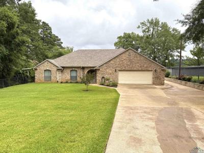 2012 W Lake Dr