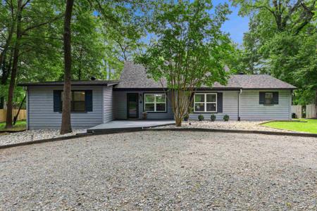 1073 S Lake Dr