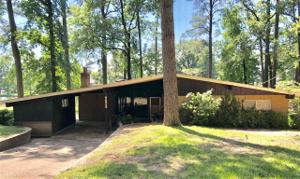 4147 LAKESHORE DRIVE