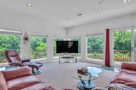 1200 E Texas 31
