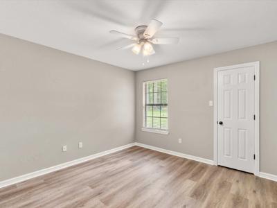 2015 W Lake Dr