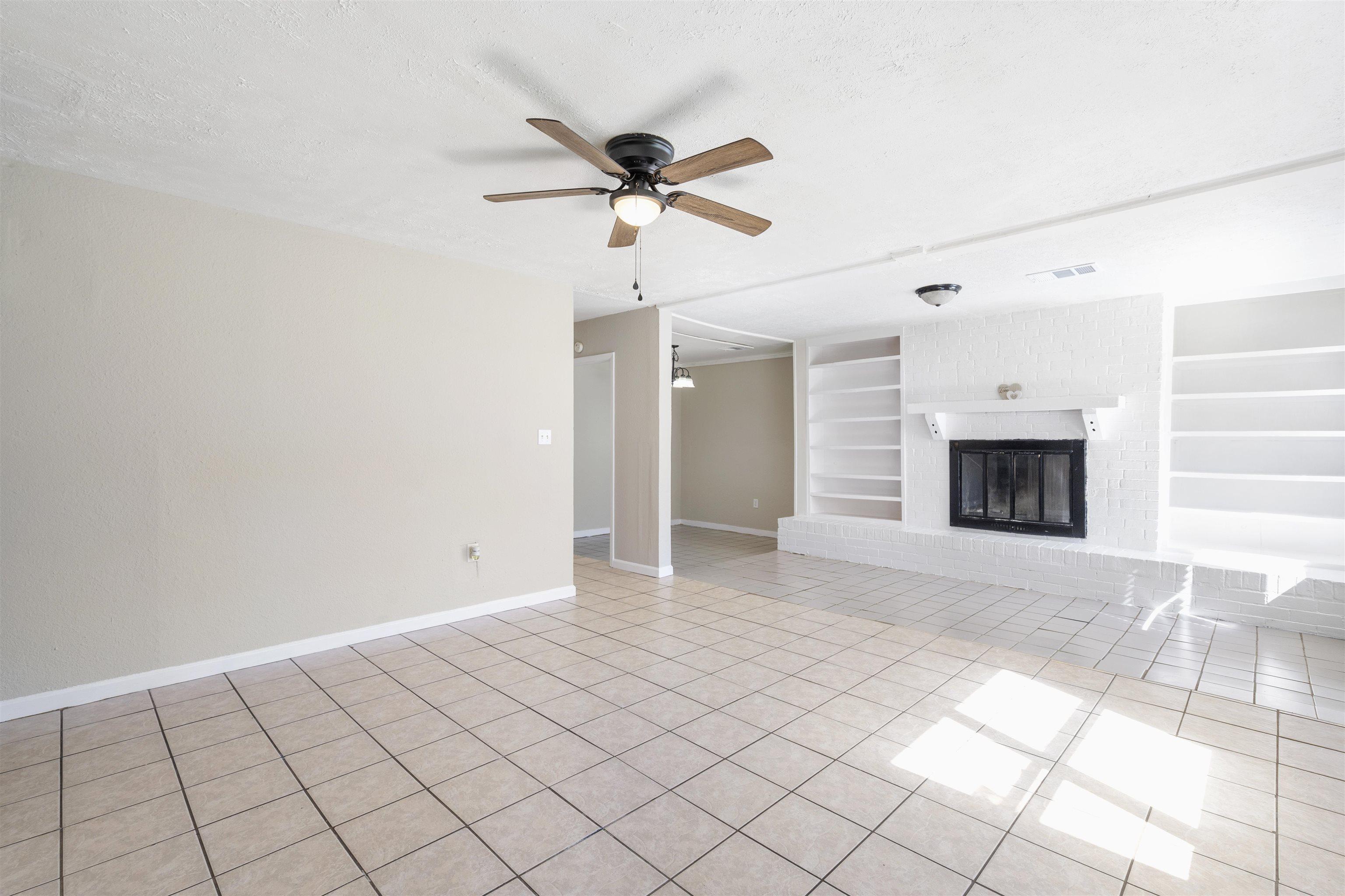 Image 1: Living Room