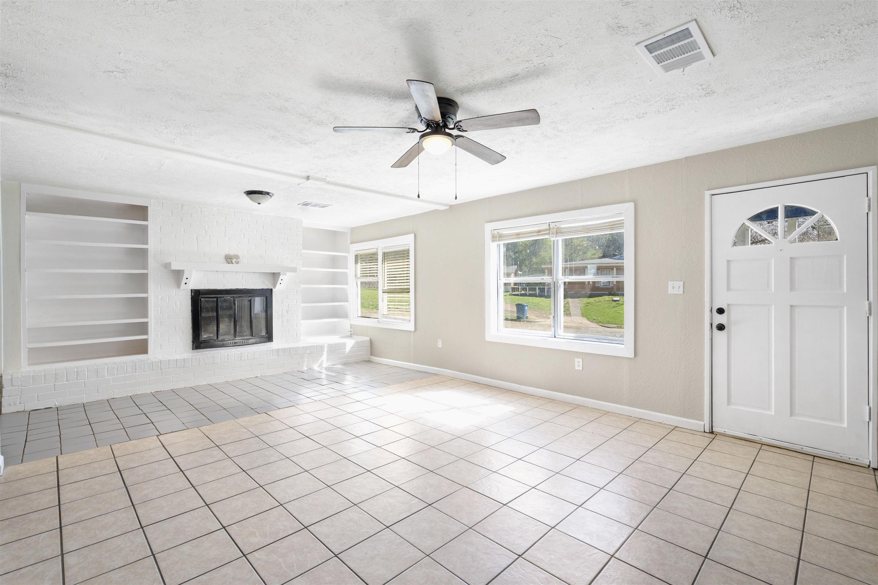 Image 2: Living Room