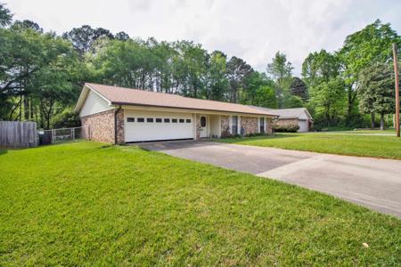 909 Victoria Dr