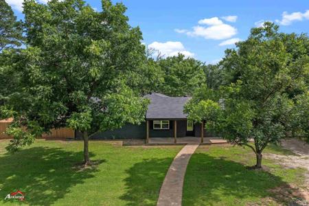 506 E Acacia