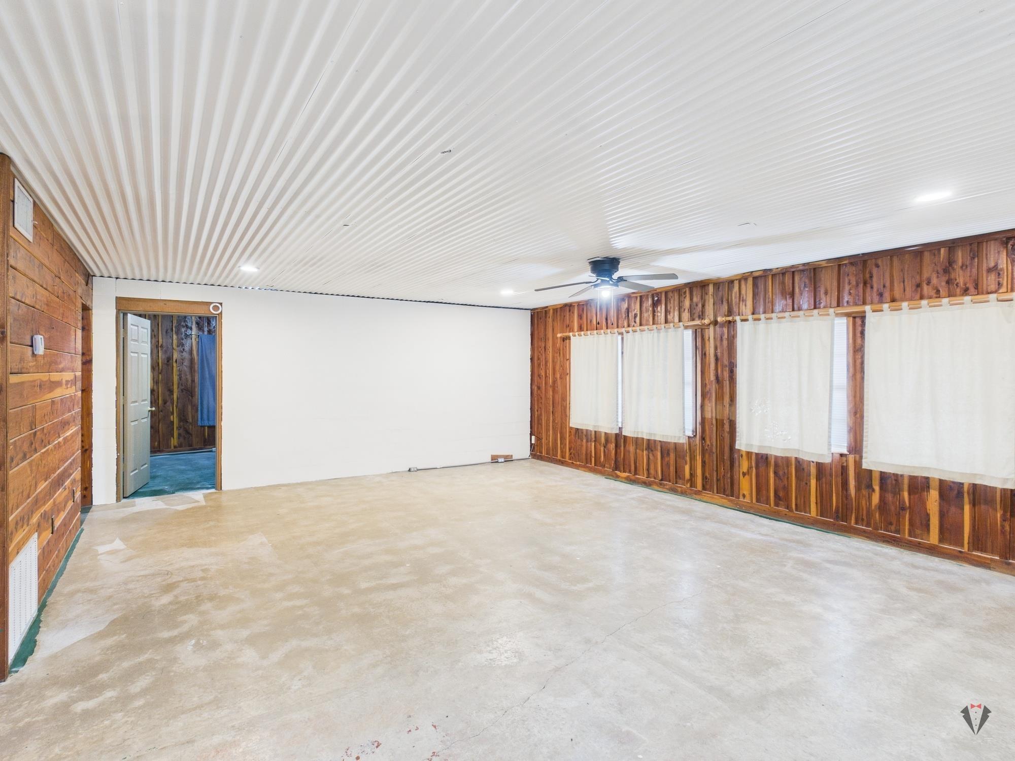 Image 2: Living Room