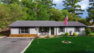 1104 N Hall