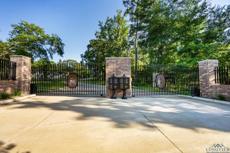 207 Longleaf Drive