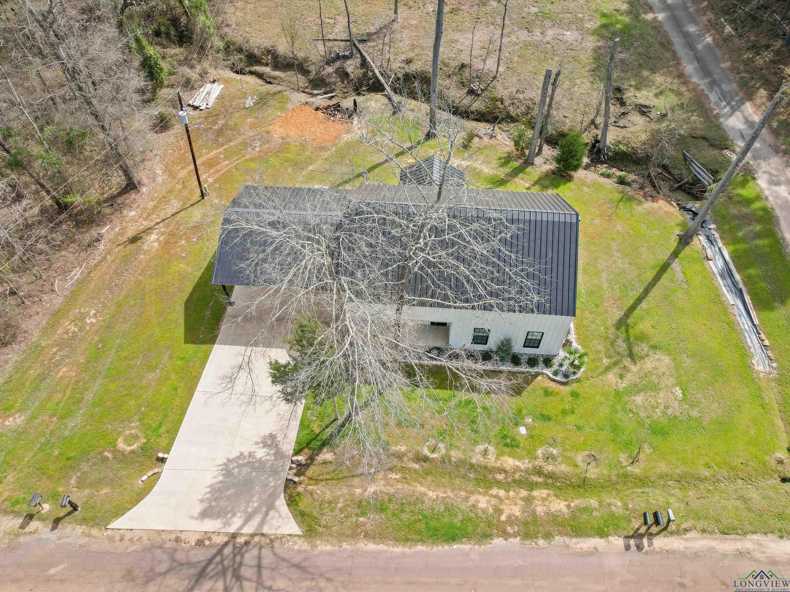 Image 1: Aerial view, Aerial View