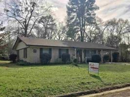 201 W Woodcrest
