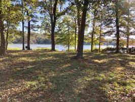 812 NORTH LAKE