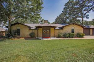 2002 W Lake Dr