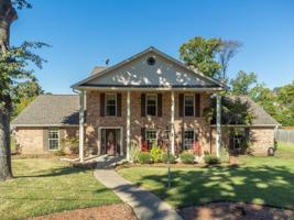 2101 W Warwick Circle