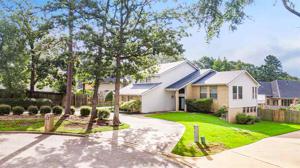 1402 Wisteria Ln