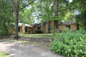 1804 Lakeshore