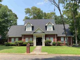 1221 Daffodil Lane