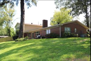 1622 W LAKE DR
